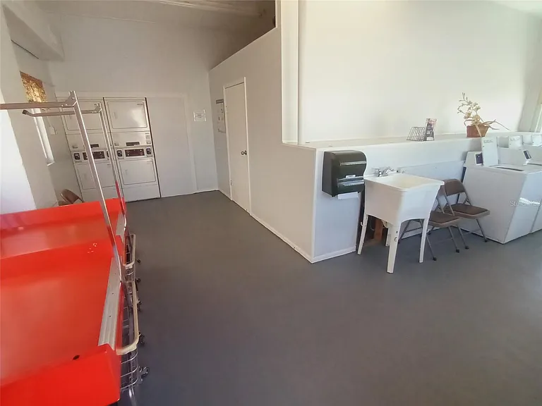 5221 Beechmont Ave — Photo 41