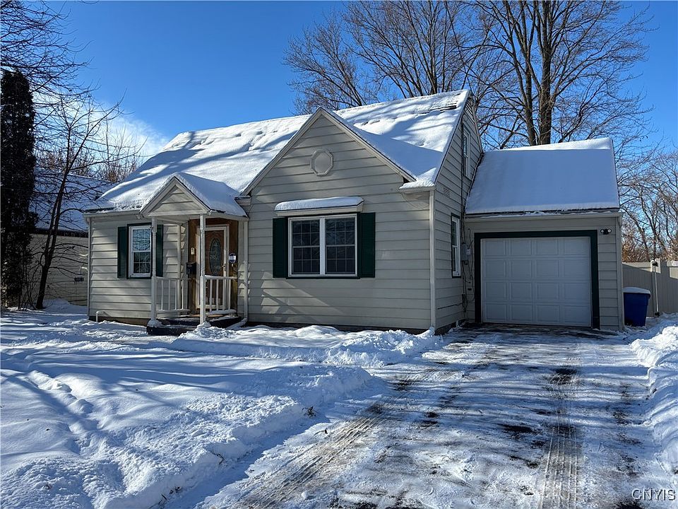 1st image of 7 Parkwood Dr