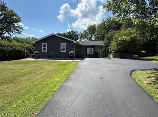 16781 Artistic Dr, East Liverpool, OH 43920