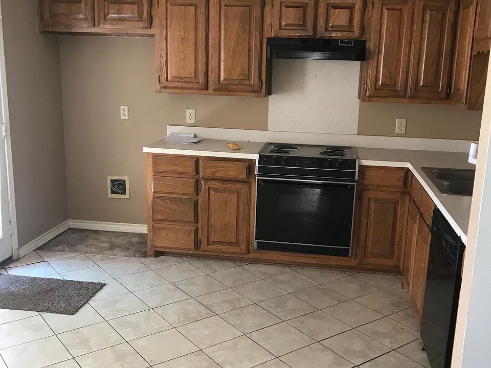 1st image of 974 Victoria Dr