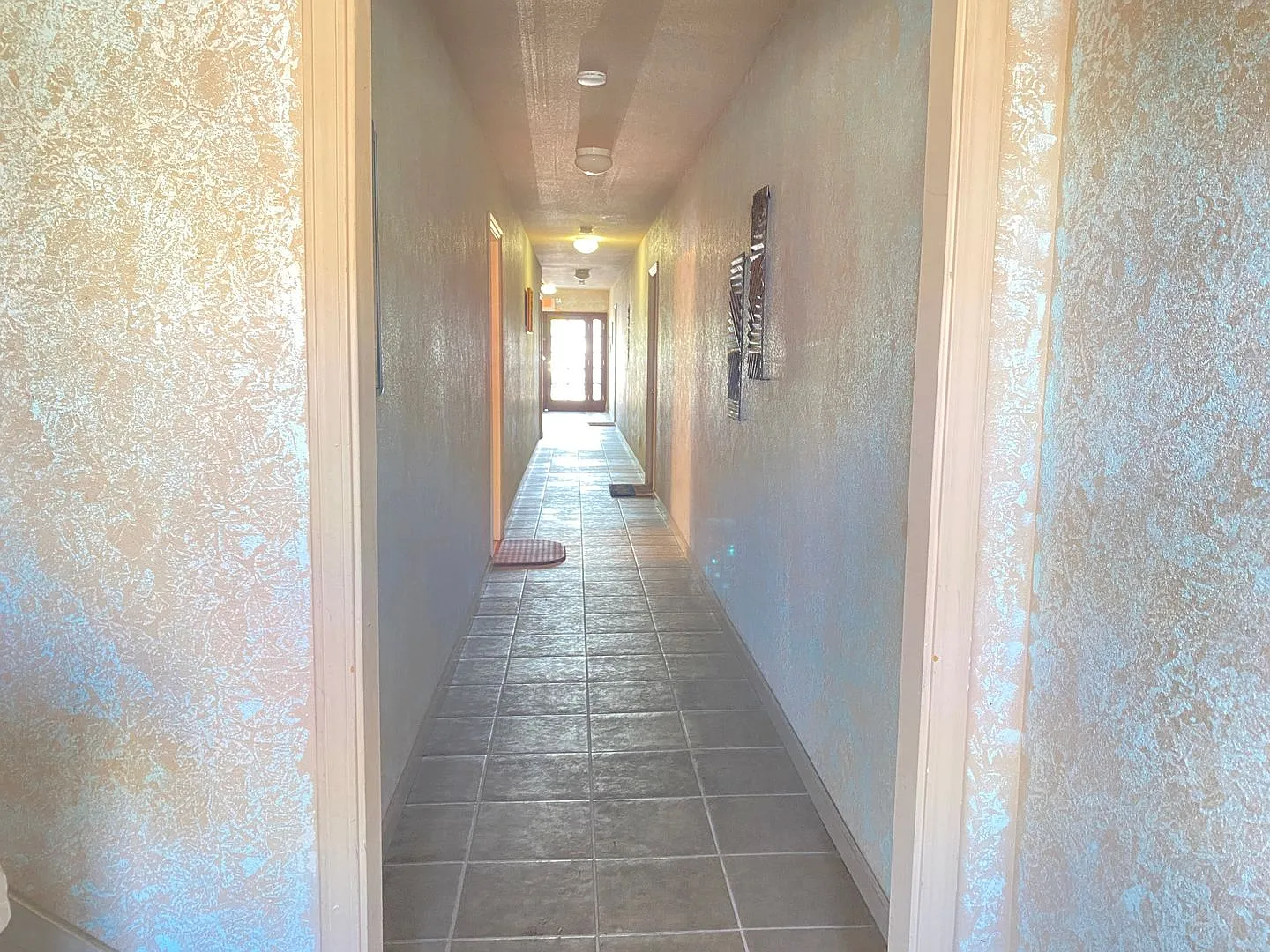 Charming 2 Bedroom Apartment in Downtown Lodi — Photo 3