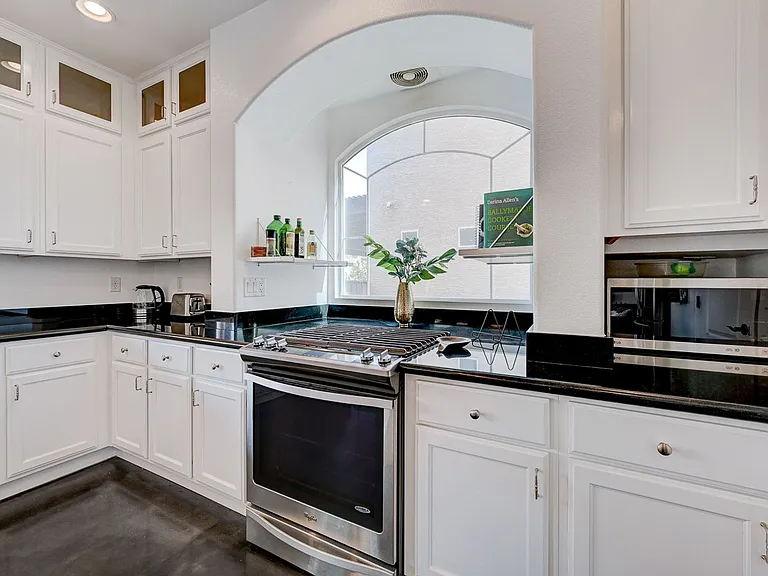 5556 Dancing Fox Ct — Photo 19