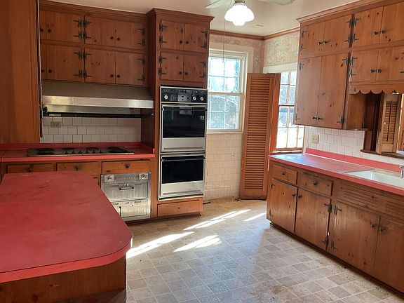 5th image of 648 Honoraville Rd