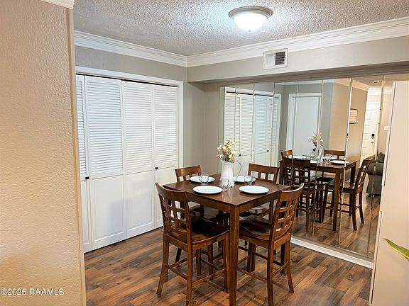 5th image of 1304 E Bayou Pkwy APT 2A