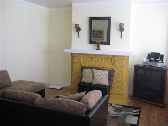 3rd image of 573 Hanover St