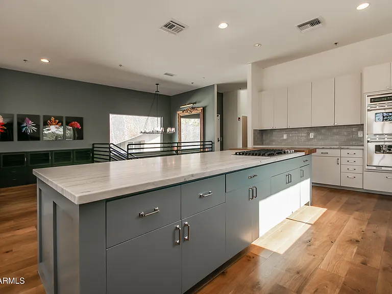 4201 N Marshall Way #2000 — Photo 10