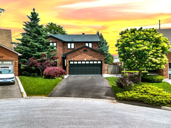 2135 Chrisdon Rd, Burlington, ON L7M 3S4