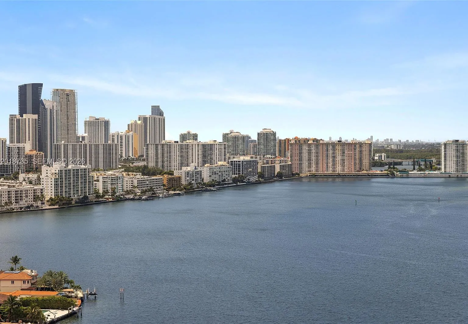 Mystic Pointe Condo No Tw — Photo 1