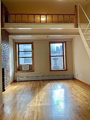 3rd image of 409 W 39th St APT 5A