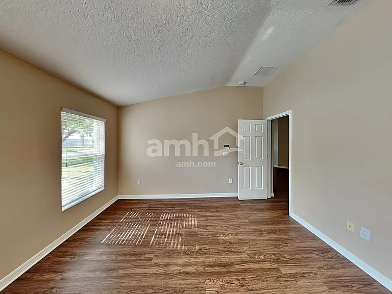 2305 Lawrence Hall St — Photo 9