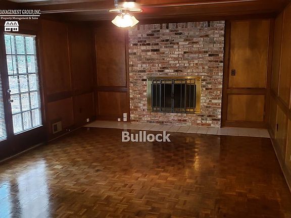 5th image of 2631 Smoketree Way NE