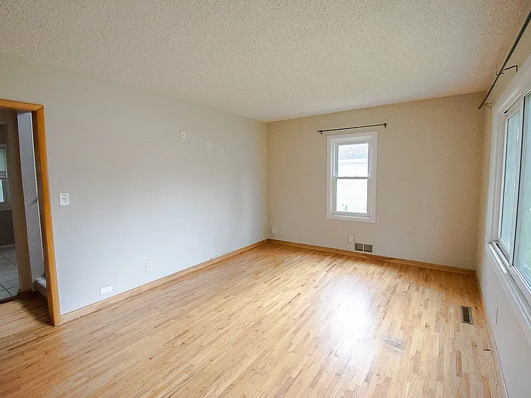 1438 15th Ave NW — Photo 3