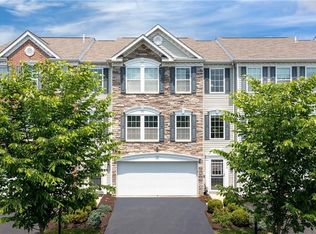 130 Lockheed Dr, Coraopolis, PA 15108