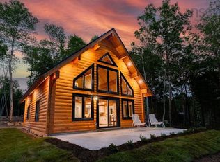 21 Phoenix Ln, West Hants, NS B0N 2T0