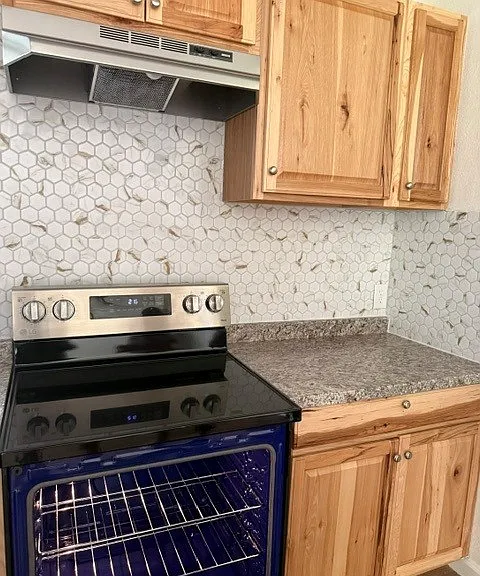 1308 Metropolitan Dr — Photo 18