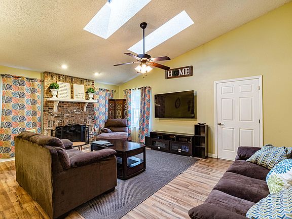 3rd image of 3613 Marsh Creek Dr