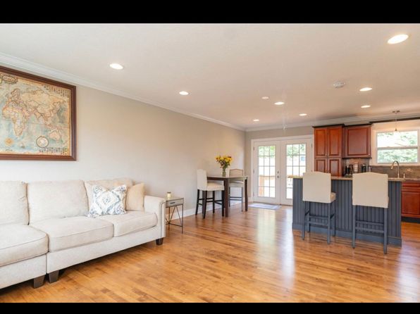 911 Crest Dr, Chickamauga, GA 30707