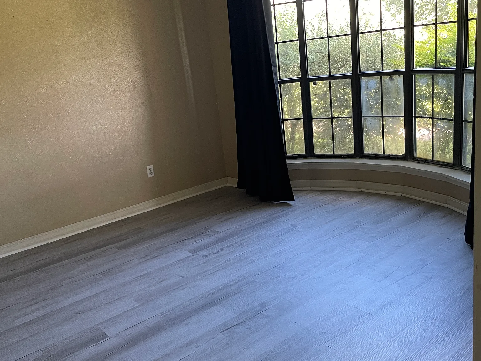 3 bed, 2.5 bath, 1700 sqft, $1,600 — Photo 3