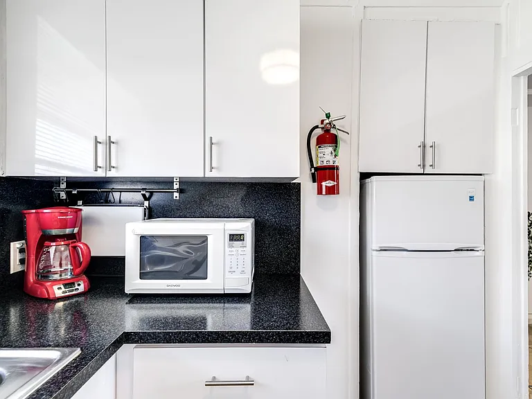 3147 SW 17th St #2 — Photo 5