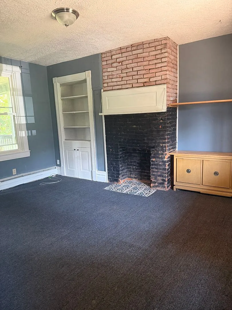 4Bedroom 2.5Bathroom Single House — Photo 2