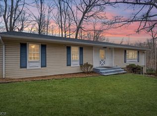 35 Dupont Ave, Hopatcong, NJ 07843