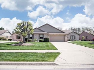 112 Old Carriage Dr, Englewood, OH