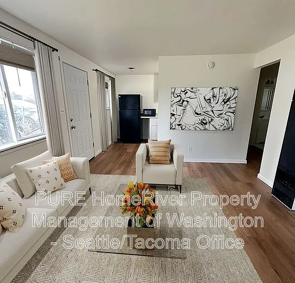 15501 Grant Ave SW #4 — Photo 1