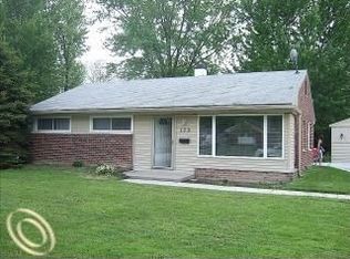 135 Huntley Ave, Clawson, MI
