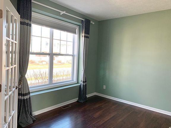 4th image of 649 Willet Way