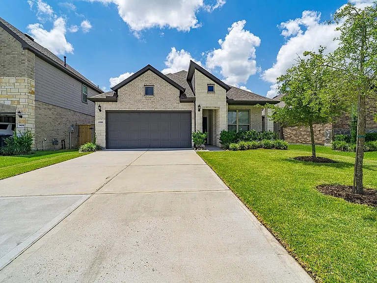 14368 Cedar Shadow Dr — Photo 2