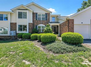 609 Pine Ridge Trails Ct APT 103, Ballwin, MO 63021