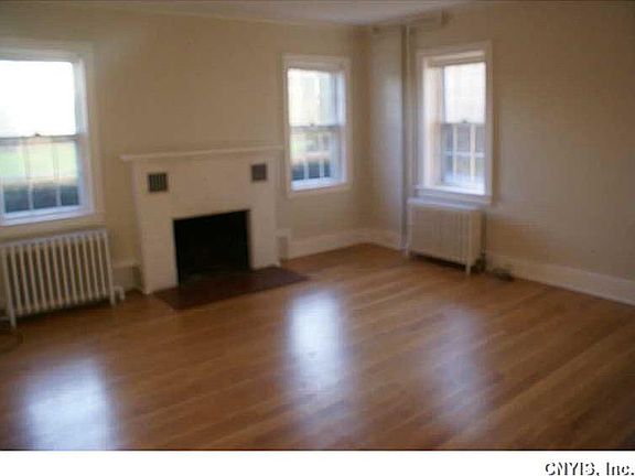 4th image of 11 Chenango St