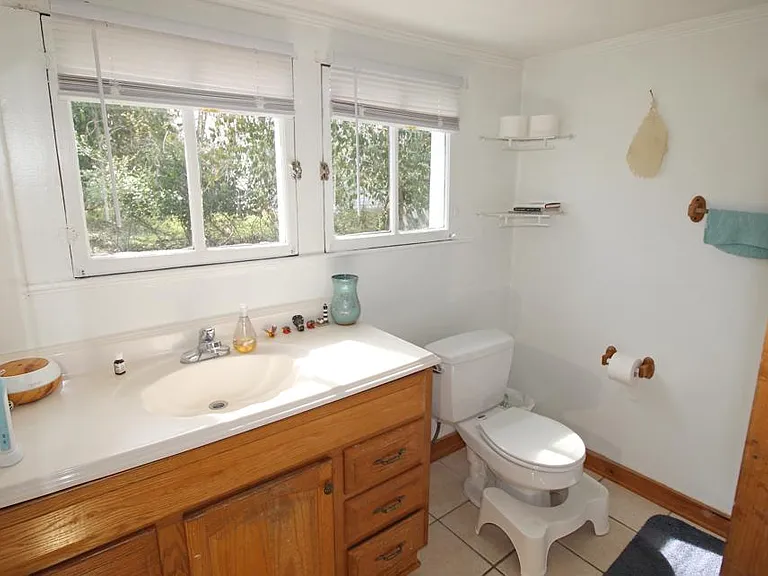 207 Oak Ave — Photo 9