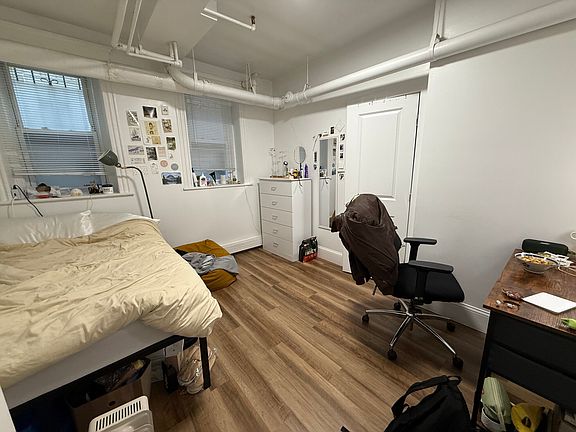 5th image of 95 Park Dr APT 25