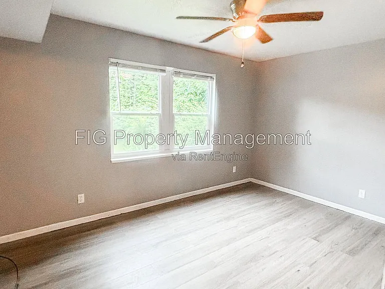 1433 Stratford Rd #10 — Photo 7