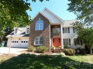 1082 Merrywood Dr, Newton, NC 28658