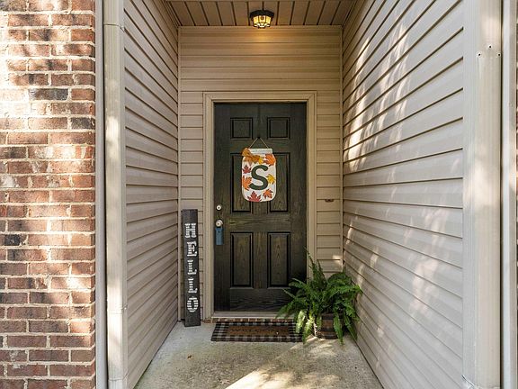 4th image of 1020 Meriweather Dr