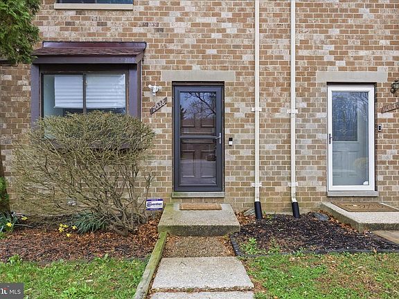 3rd image of 7038 Knighthood Ln