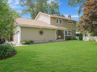 38 Gull Dip Rd, Ridge, NY 11961