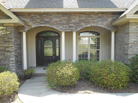 3rd image of 707 English Hill Dr