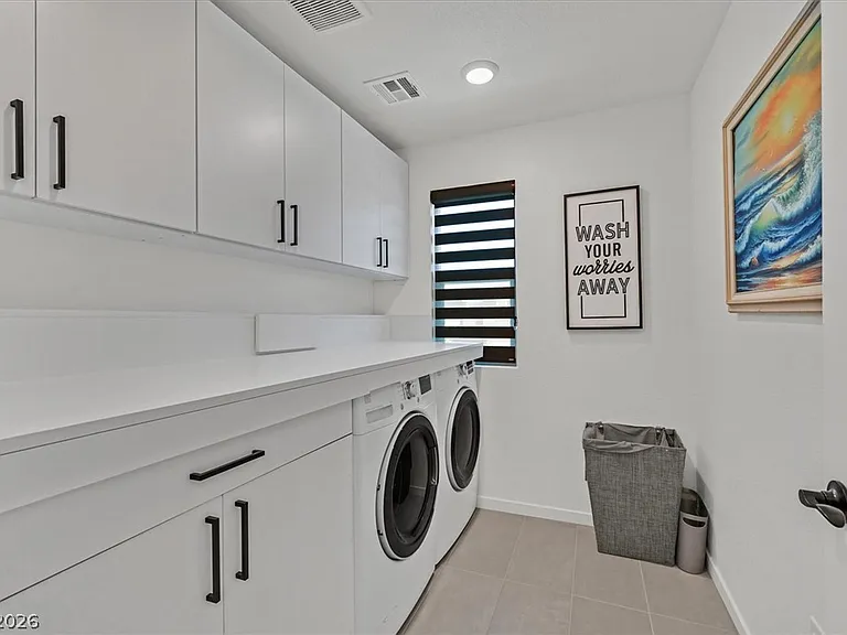 2933 Little Current Rd — Photo 31