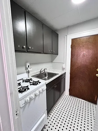 132 Jay St #11 Photo 1
