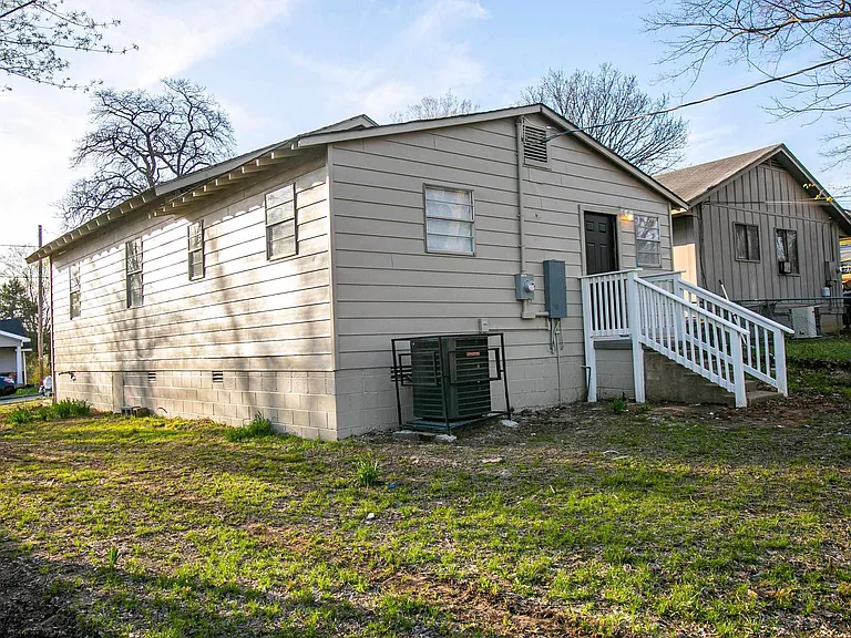 3119 S Izard St — Photo 14