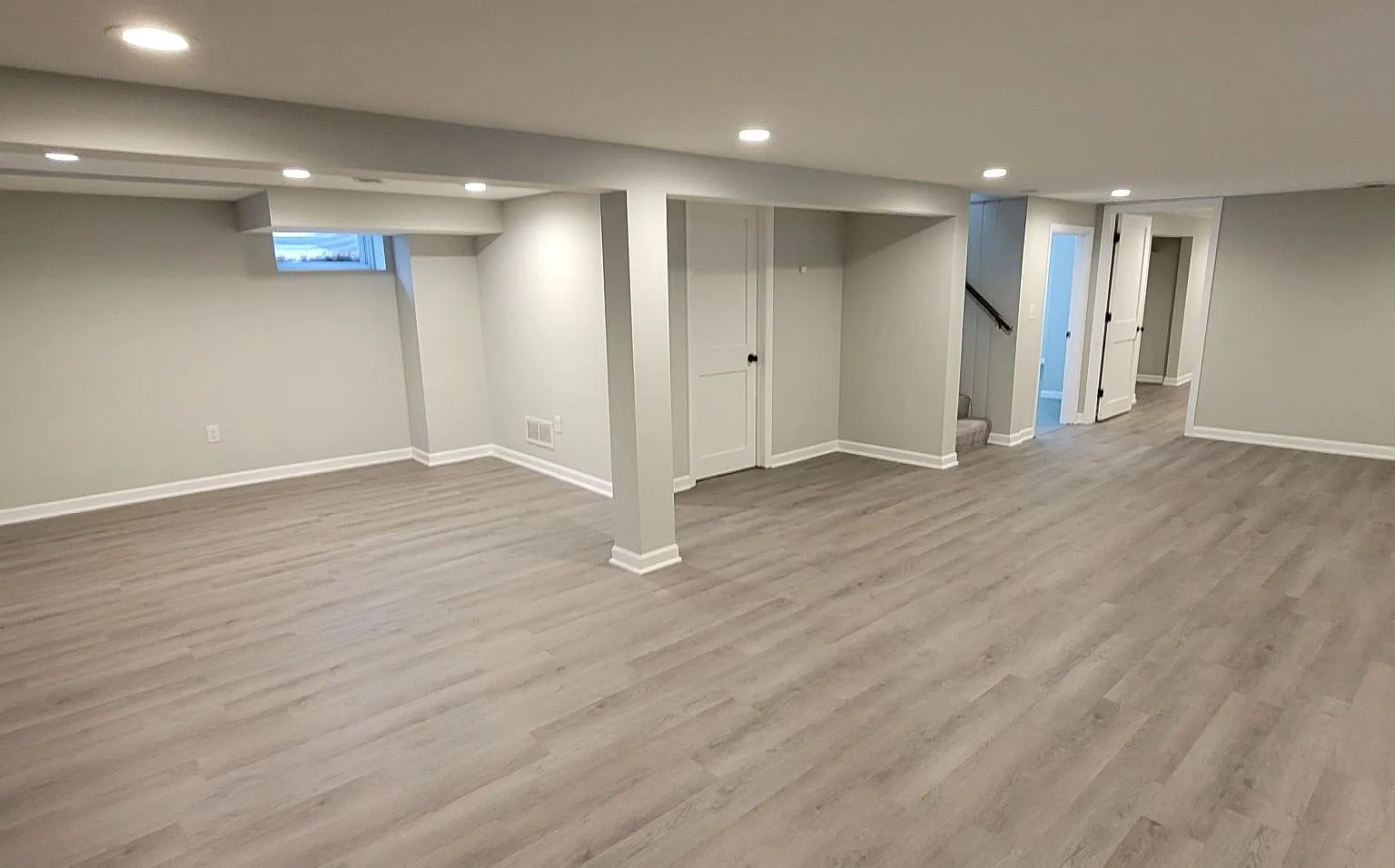 4 bed, 2400 sqft, $2,950 — Photo 2
