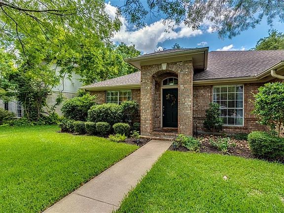4th image of 1210 Sugarberry Dr