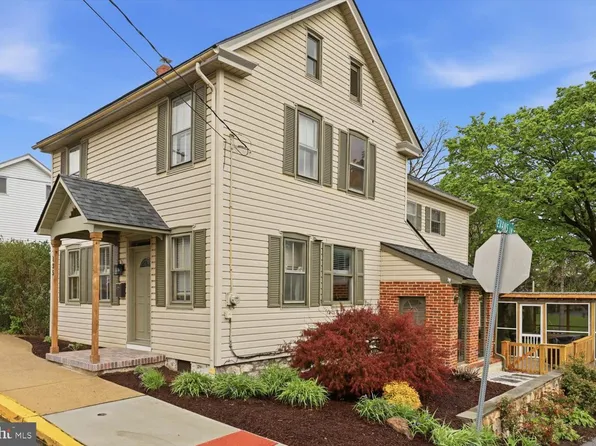 135 S Cedar St, Lititz, PA 17543