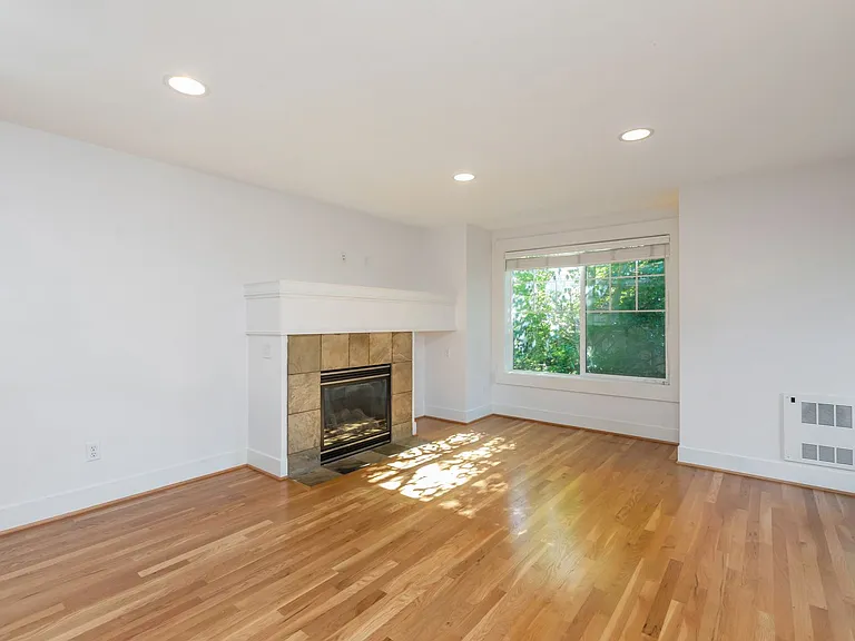 7552 12th Ave NE #A — Photo 3