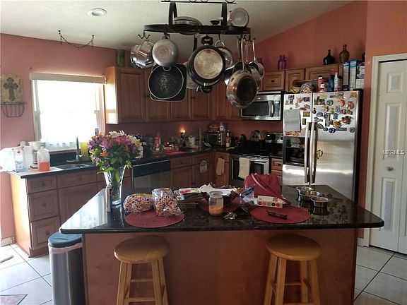 2nd image of 1011 Dewsbury Way