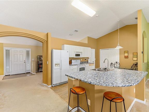 3rd image of 2606 Dennis Ave SE
