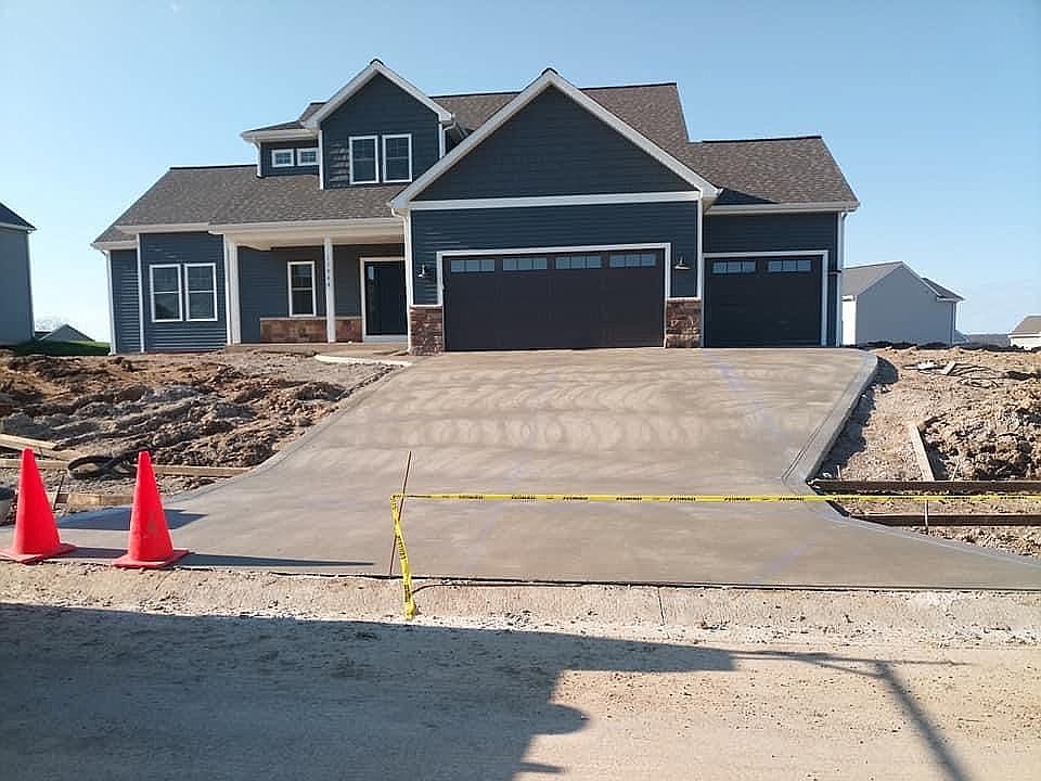 1st image of 11044 Blue Sedge Dr
